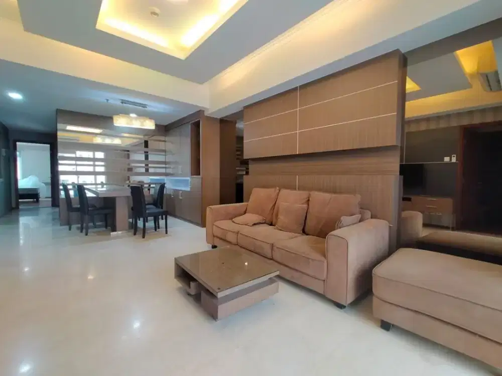 Disewakan 3BR Furnish Lantai Rendah di Apartemen Royal Mediterania Garden, Best View