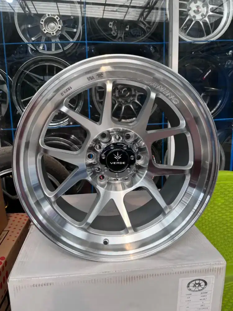 Venom6 ring 18x9 pcd 6x139,7 et 0 full polish. Fortuner pajero 4pcs