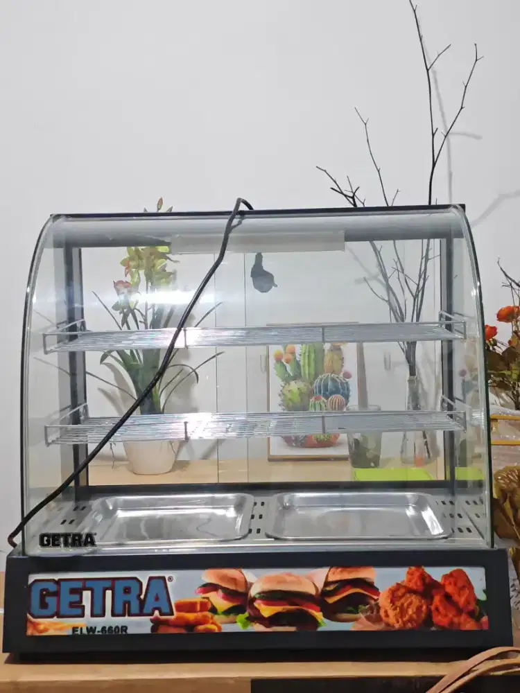 Showcase Warmer