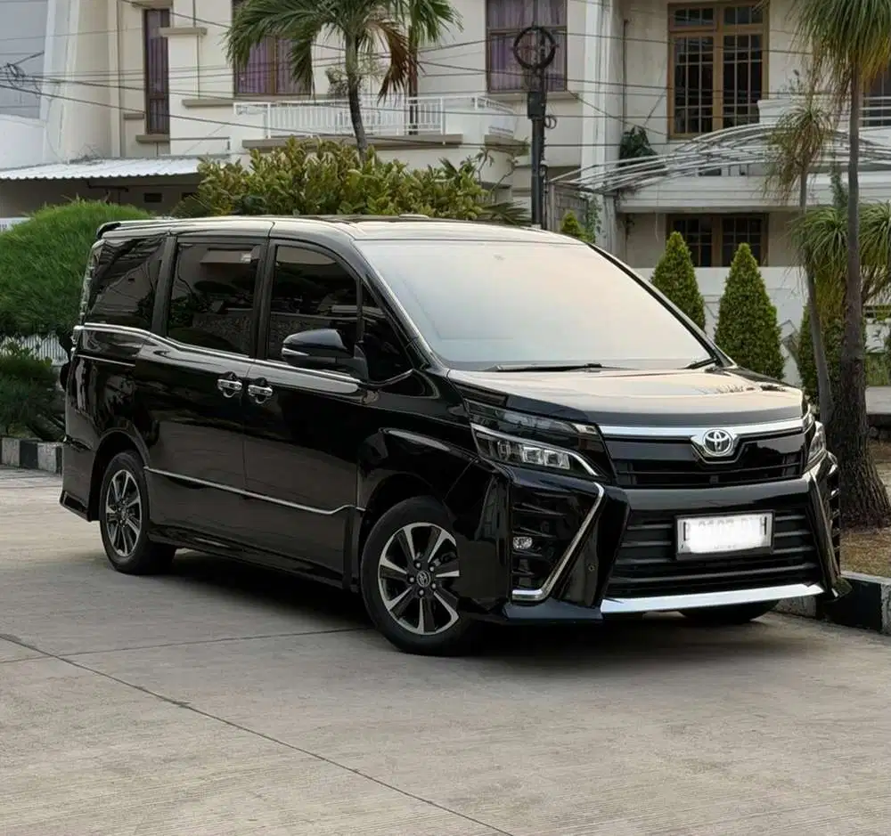 TOYOTA VOXY 2018 WARNA HITAM PAJAK PANJANG