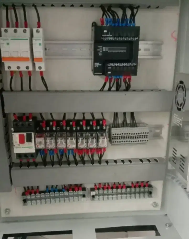 Jasa Pembuatan & Perbaikan Panel, Kontrol Mesin, & Program PLC.