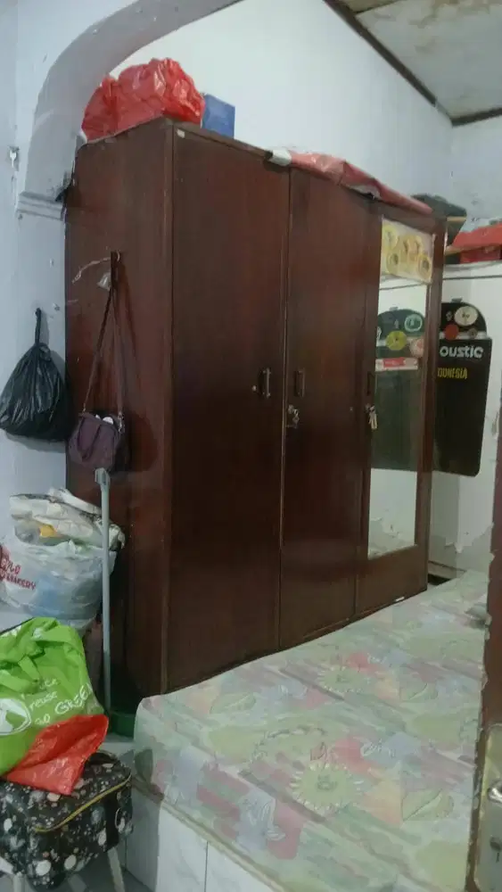 WTS / Dijual: Lemari Pakaian 3 Pintu Kayu Jati (Ada Kacanya)