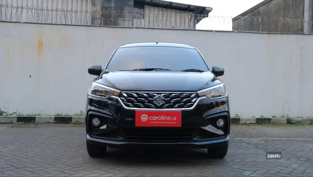 SUZUKI ERTIGA GL 1.4 AT 2022 HITAM