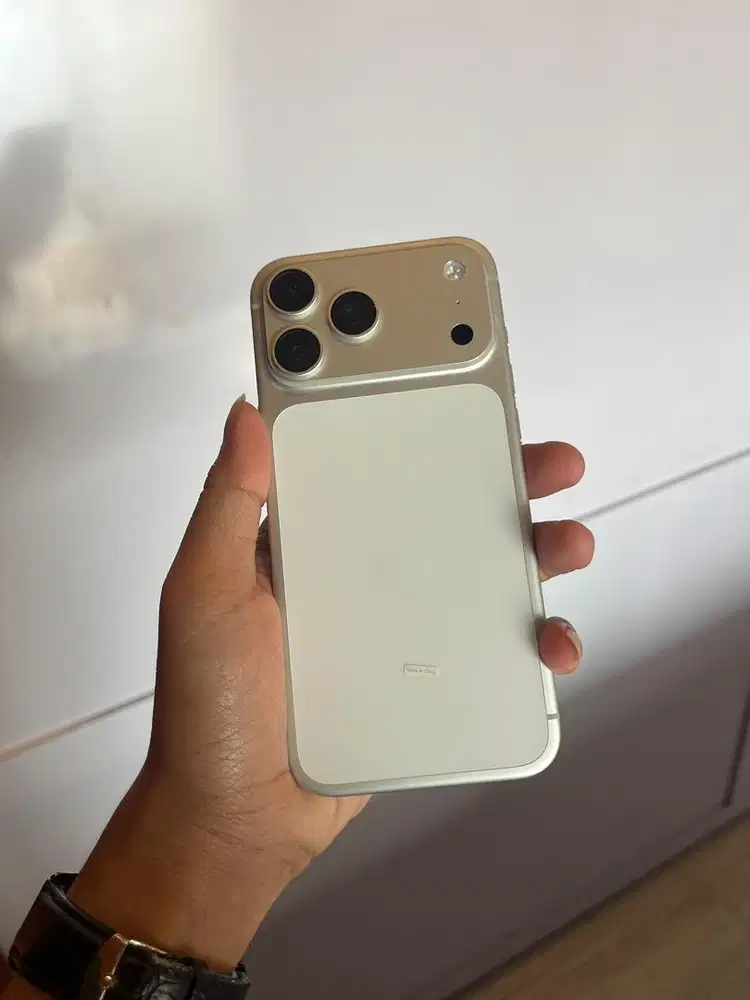 iBox Garansi On iPhone 17Promax 256GB Silver Fullset