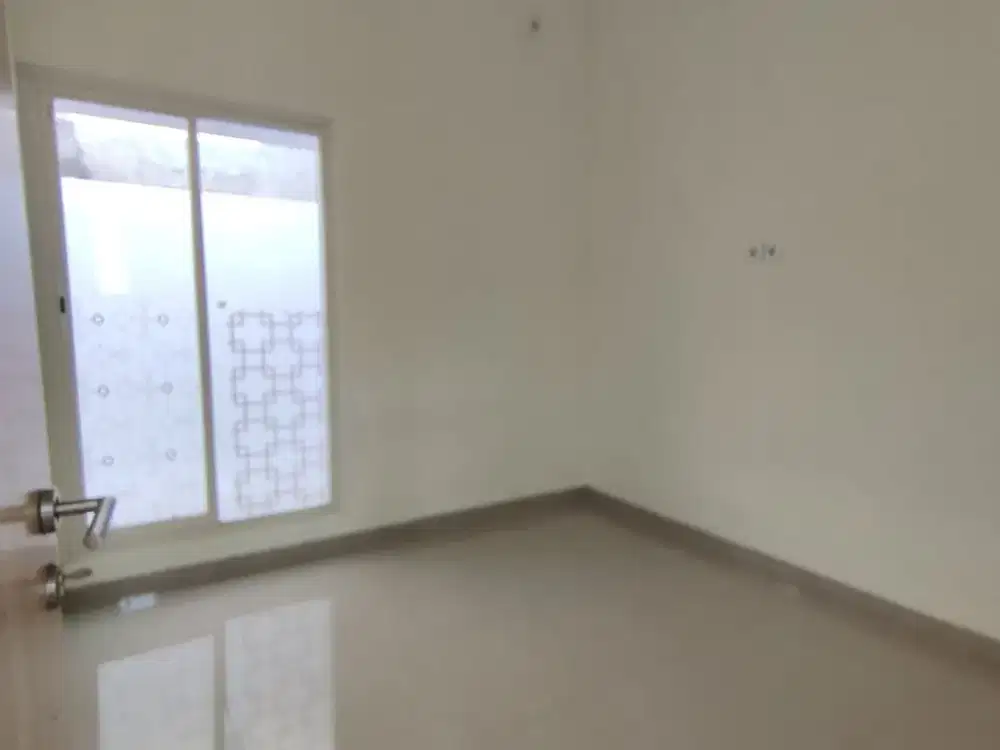 Rumah 1 Lantai Minimalis Taman Wisata Regency Lidah Kulon Wiyung Bebas Banjir Row 2.5 Mobil Hadap Barat Laut