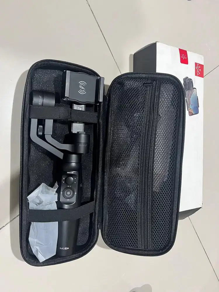 Moza mini mi stabiliser handphone gimbal