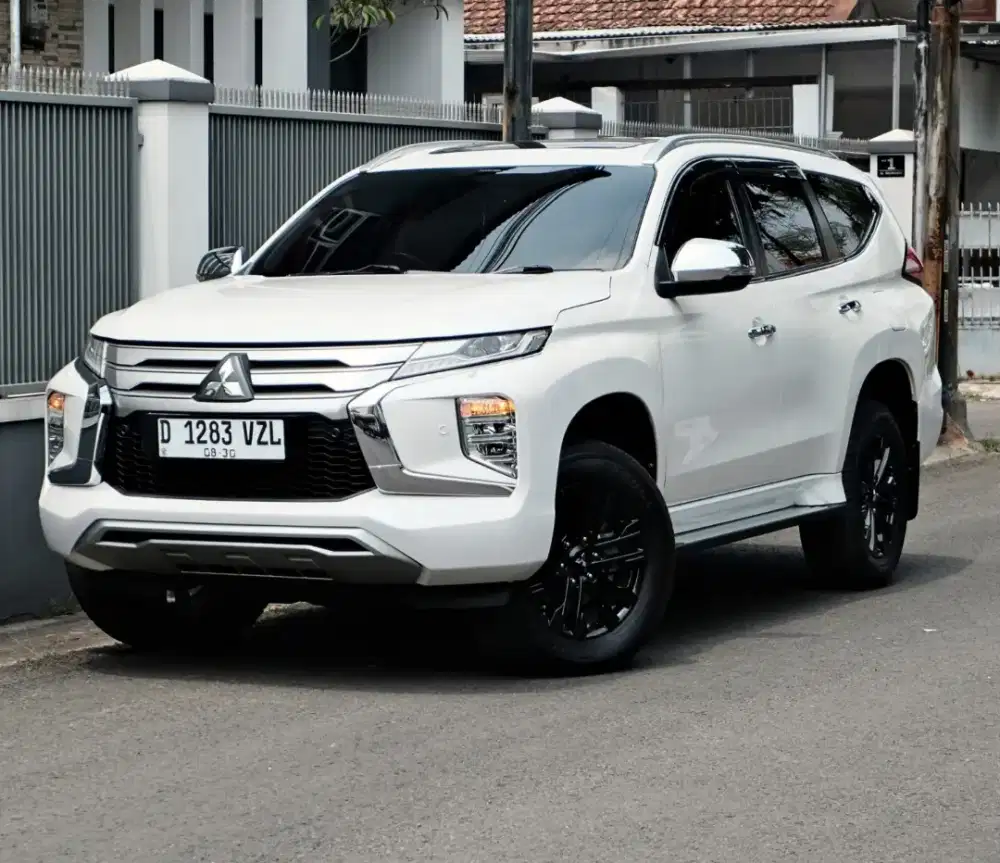 PAJERO SPORT DAKAR 2.4L AT 2021 KM 62rb RECORD MITSUBISHI BANDUNG