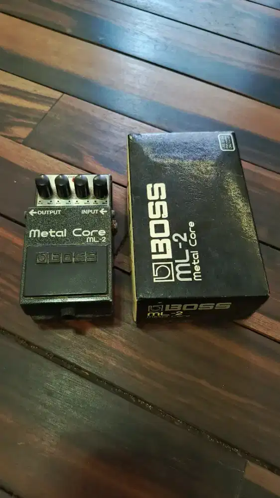 Efek gitar boss metal core