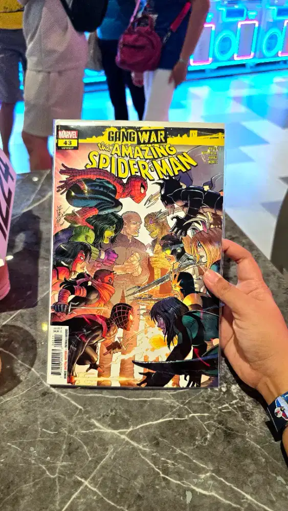 GANG WAR The Amazing Spiderman