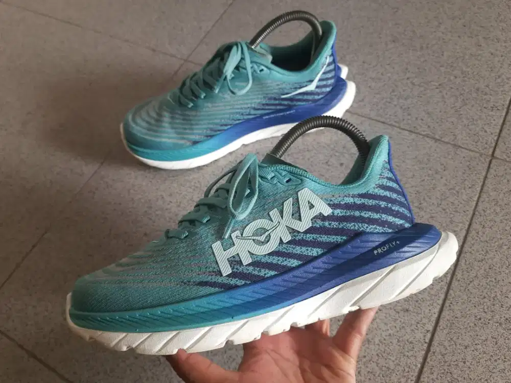 Sepatu Running Hoka Mach 5 W ORIGINAL
Size 38 (ada adidas nike)
