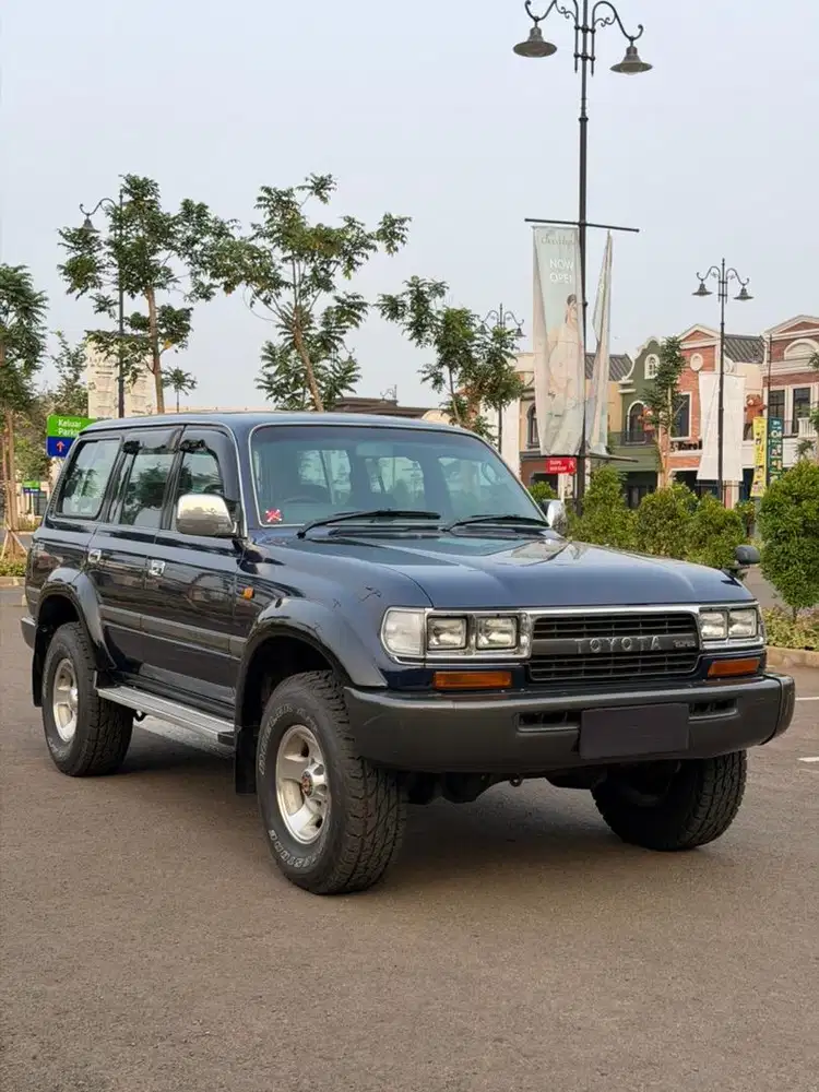 TOYOTA LAND CRUISER VX80 1997