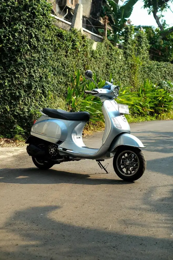 VESPA LX 125 IGET FACELIFT GREY DELICATTO