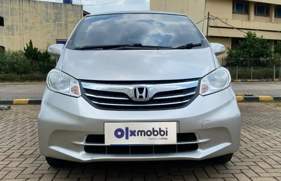 DP 5, JT Honda Freed 1.5 S Bensin-AT Abu 2011