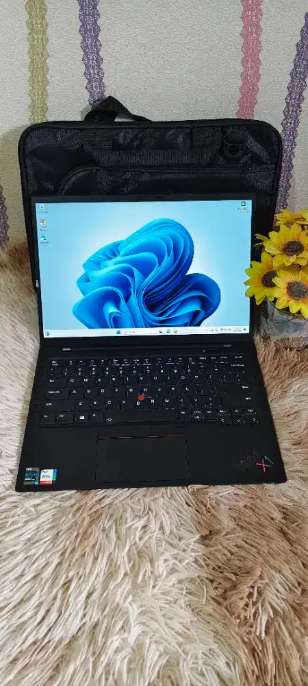 Thinkpad X1 Carbon Gen9/Core i5-1145G7/RAM 16GB/SSD256/INTEL IRIS/14