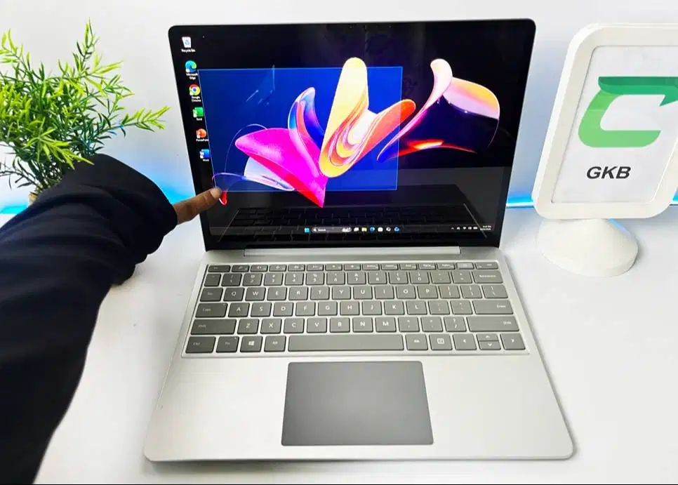 Microsoft Surface Go i5 1035G1 TouchscreenRam 8gb Super Mulus Good con