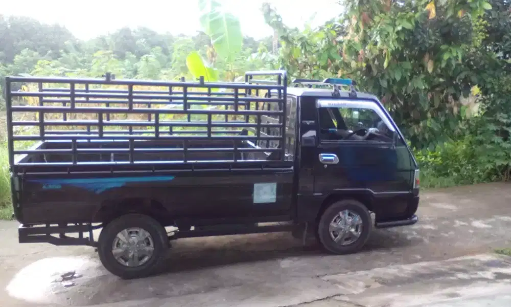 Sewa mobile Pick up L300