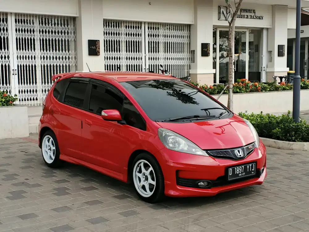 Honda Jazz RS CVT 2012 merah merona
