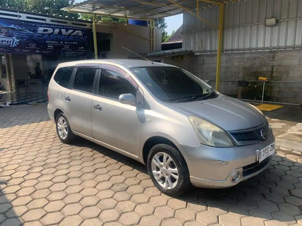 Nissan Grand livina 2012 Bensin