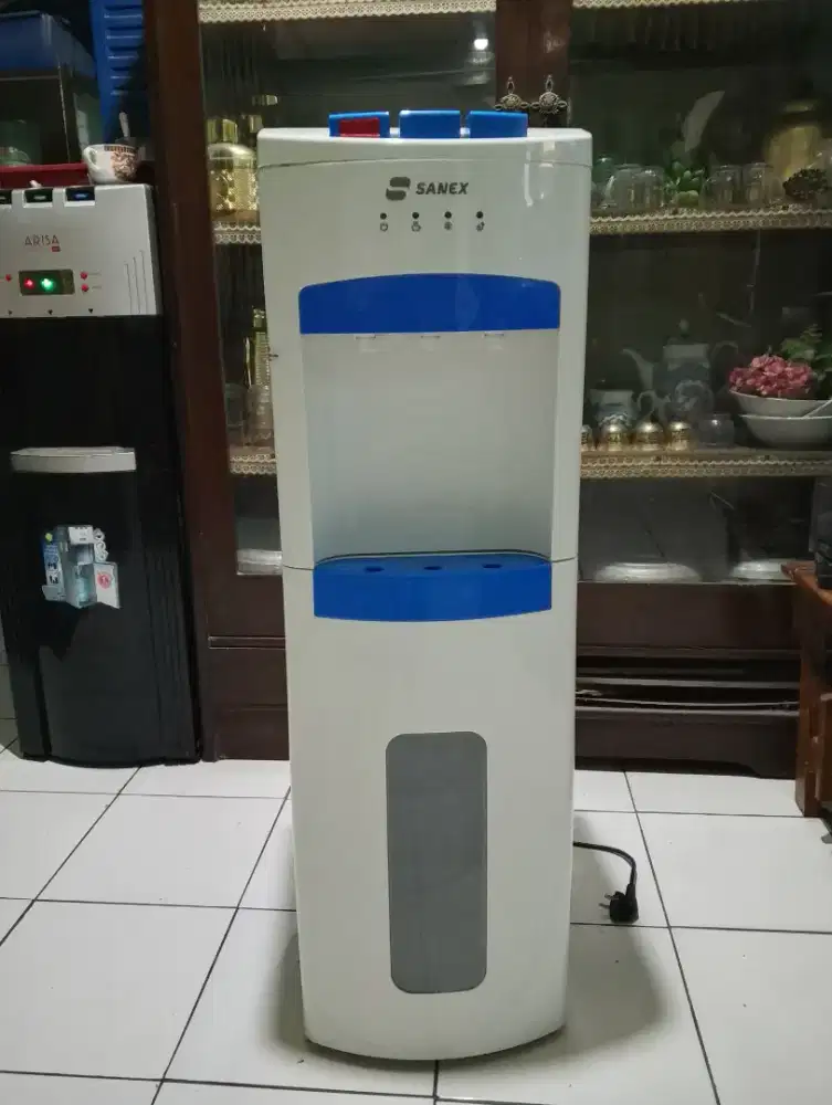 Dispenser Galon bawah, merk SANEX