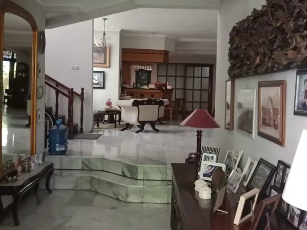 Rumah Margorejo Indah Siap Huni Hadap Selatan Utara • Lantai Marmer