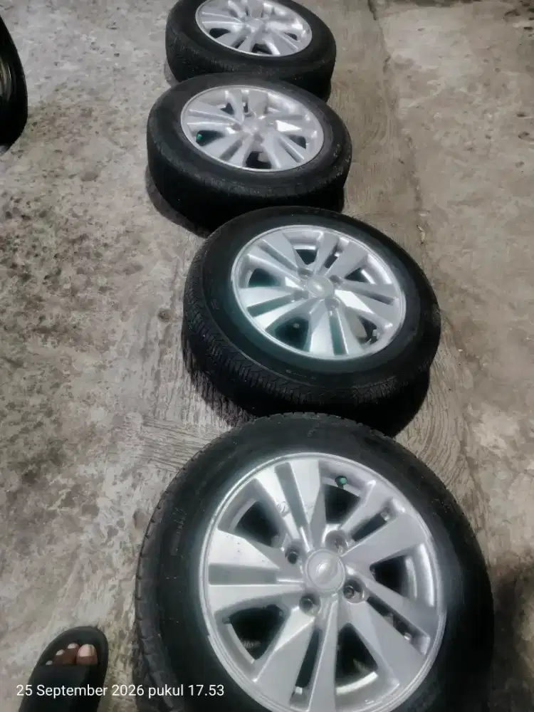 Velg original Datsun go 2018