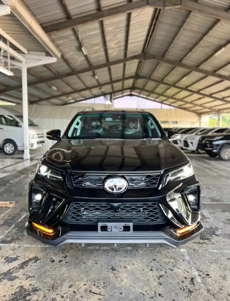 PROMO TOYOTA FORTUNER 2.8 GR 4x2 AT