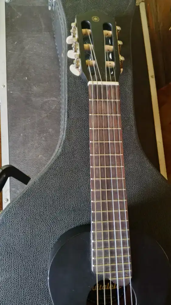 Yamaha guitalele GL1
