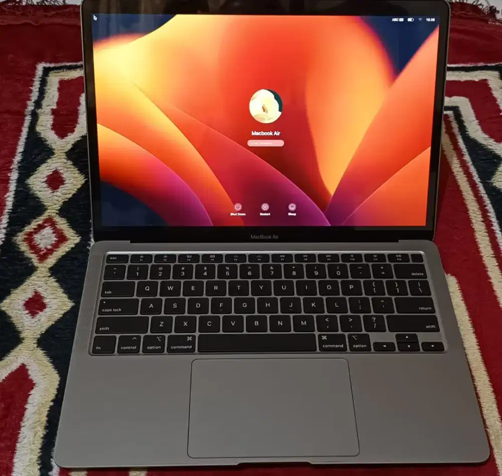 Macbook air M2 13inch warna grey