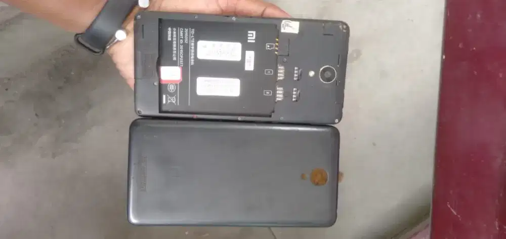 Yg minat dan paham hp nya tc retak dll yg mau ambil lapisan emasnya