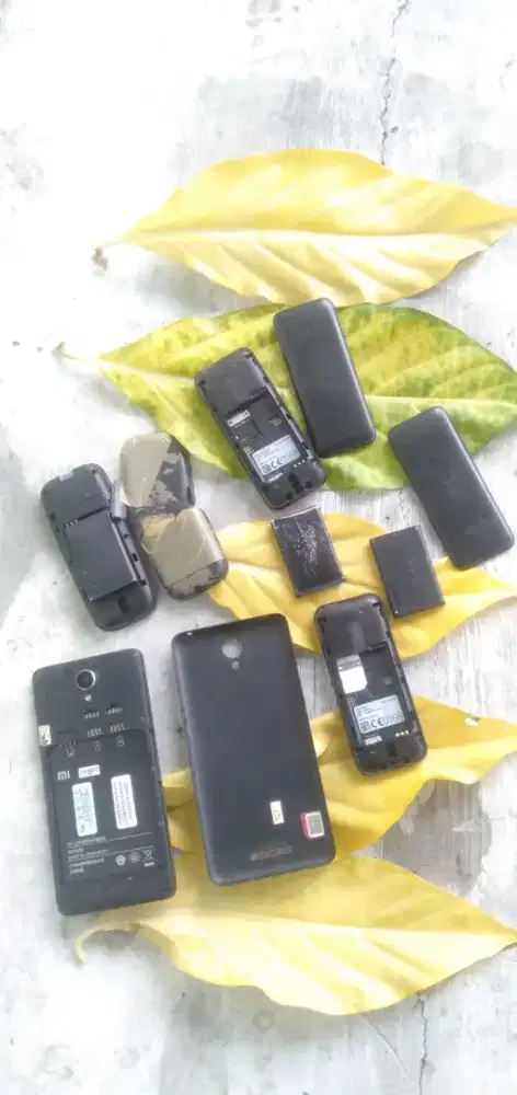 Di jual yg paham dan minat  buruan hp jadul ada lapisan  emas nya  loh