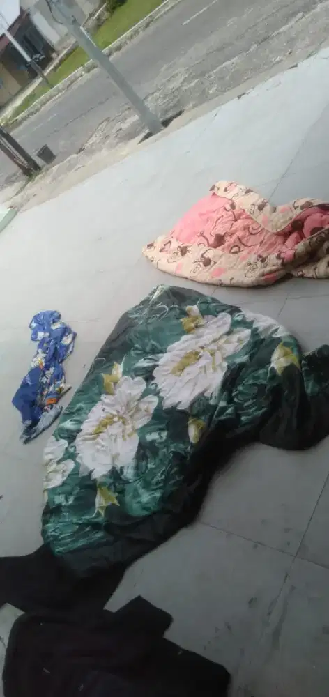 Jual aja semuanya alas kasur ,bed caver atau selimut wa,hp buruan