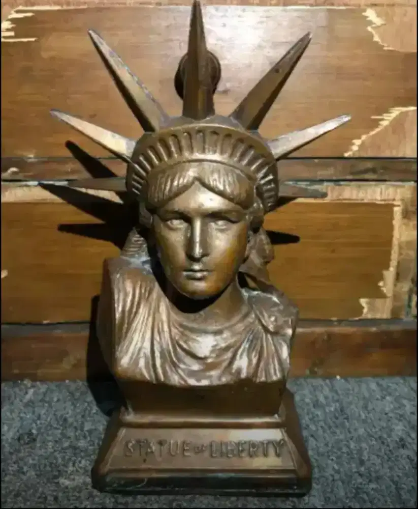 Patung liberty antik tinggi 21cm