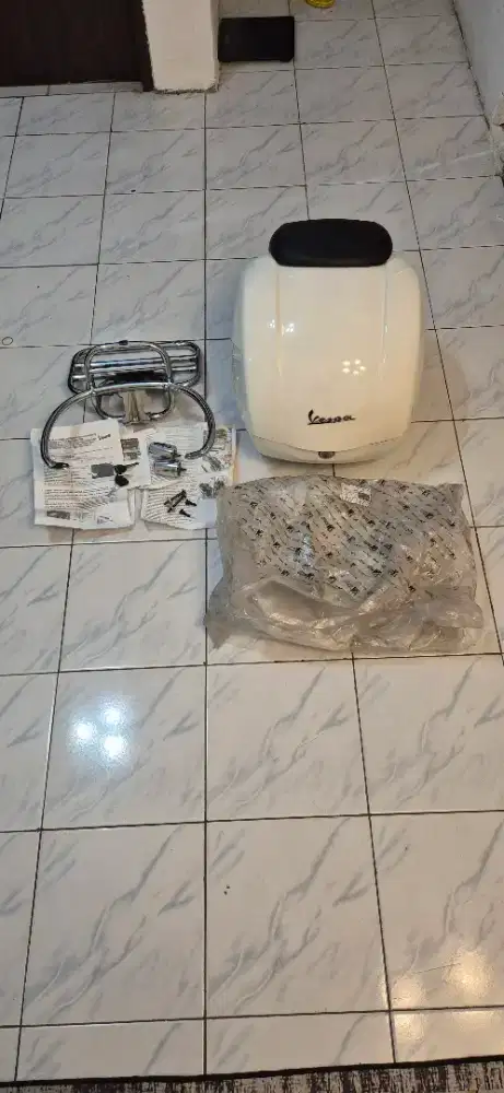 TOP BOX VESPA GTS Original ITALY White