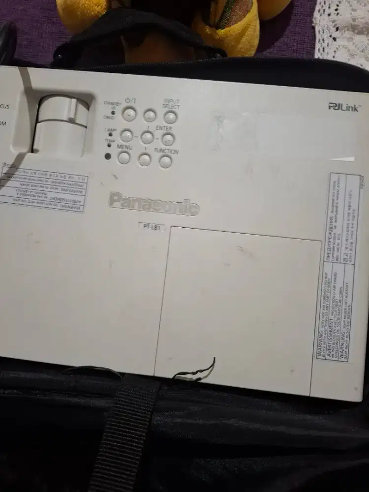 Proyektor Panasonic PT_L81