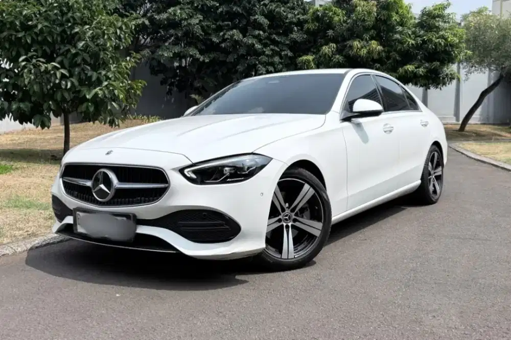 Mercy C200 Avant Garde 2022 putih