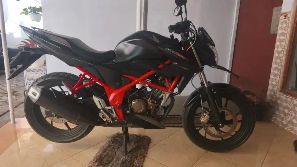 Honda CB 150R 2016