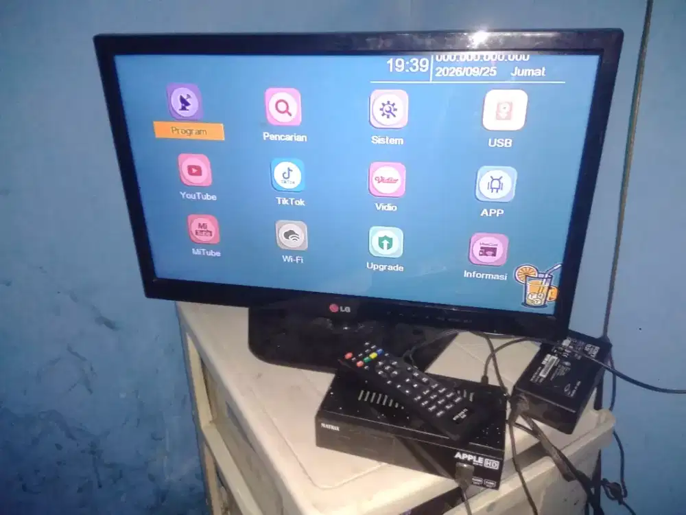 LED TV merk LG 22inc berikut stb matrix Apple dan antena