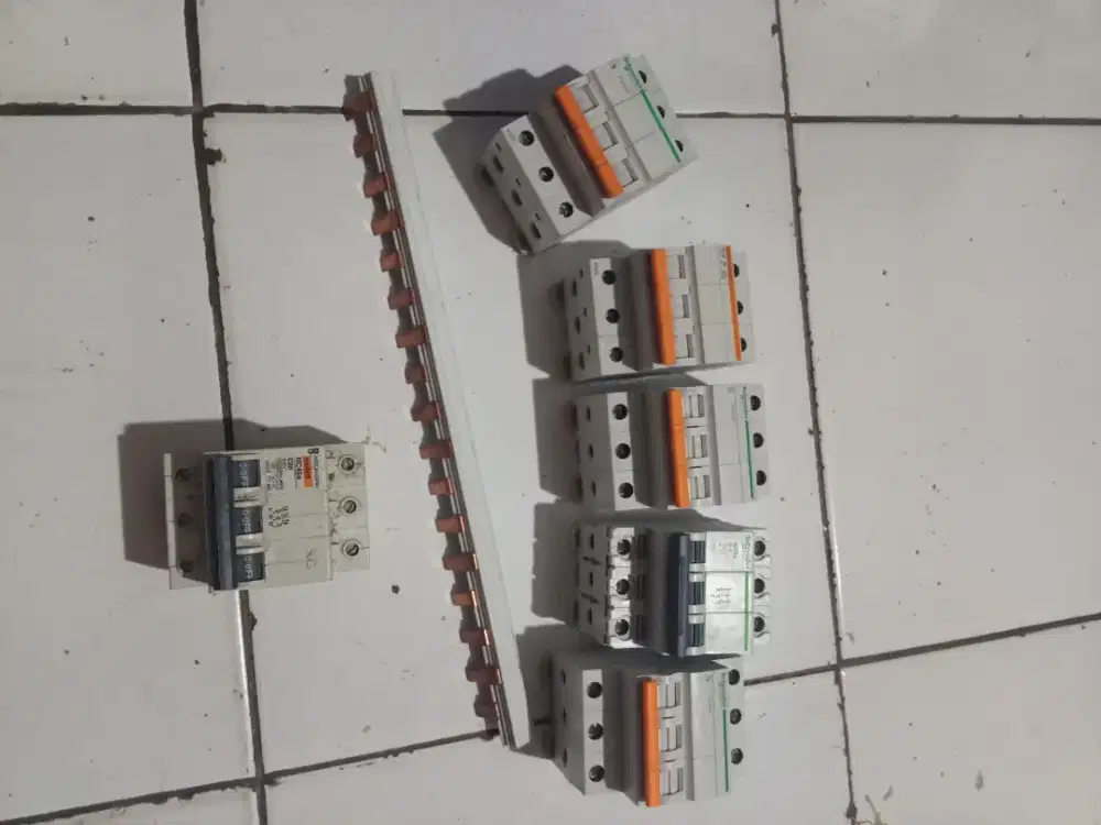 MCB 3 phase schneider