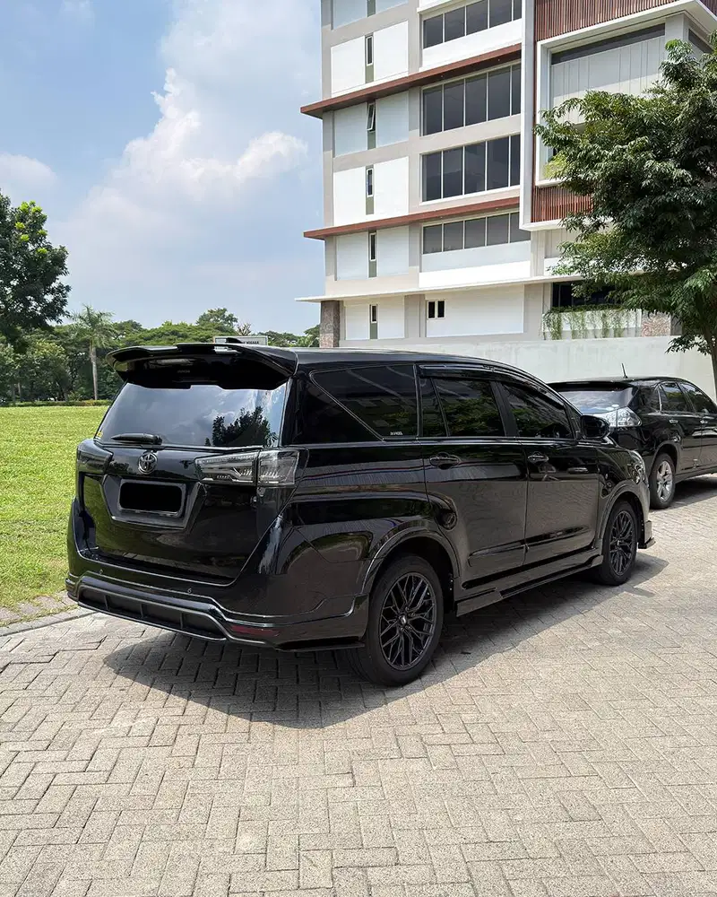 Toyota Kijang Innova Reborn G AT 2023 Full Modif Venturer