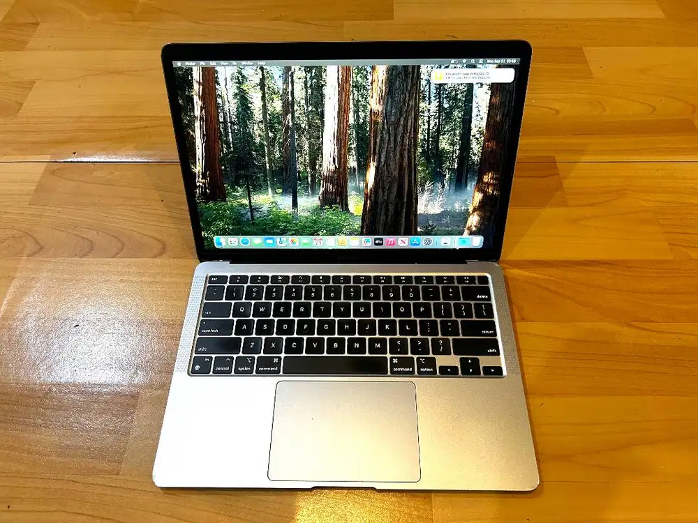 Macbook Air 13 Inch 2020 M1 (GRATIS TAS RANSEL)