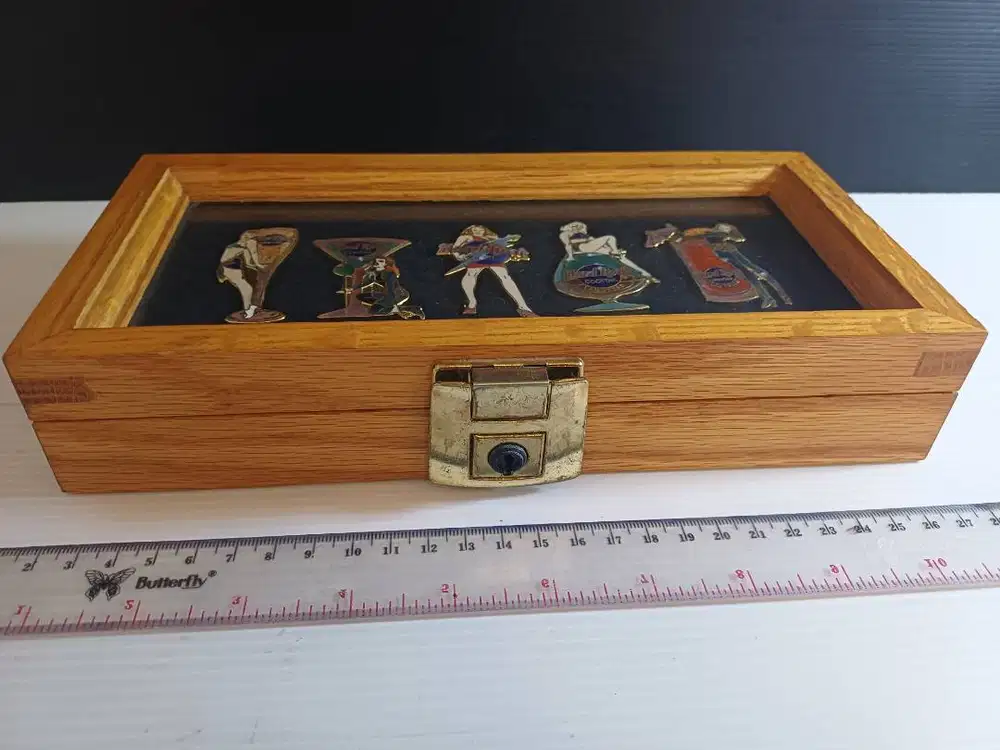 Hard Rock Hotel LAS VEGAS Cocktail Girl Pin Set Oak Display Case Numbe