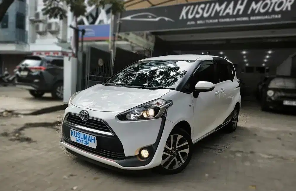 TOYOTA SIENTA 1.5 V AT 2016