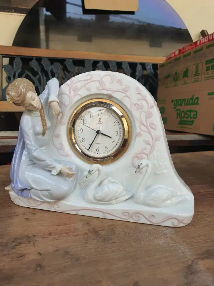 Jam Meja keramik
