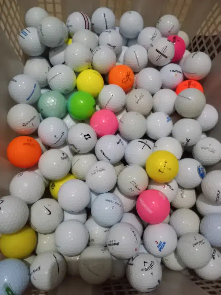 Bola golf second