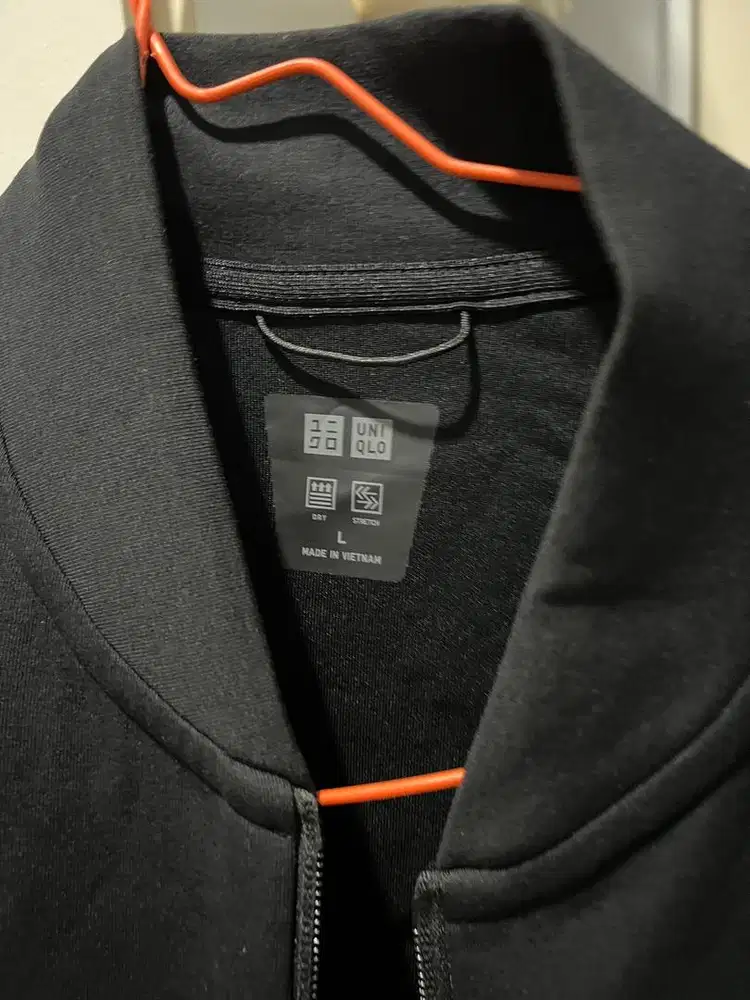 Uniqlo Men's Dry Sweat Jacket (472174) - Size L (Black)