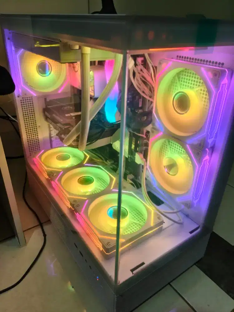 PC Ryzen 7 8700f DDR5 32gb 6000mhz RTX 5060 8GB