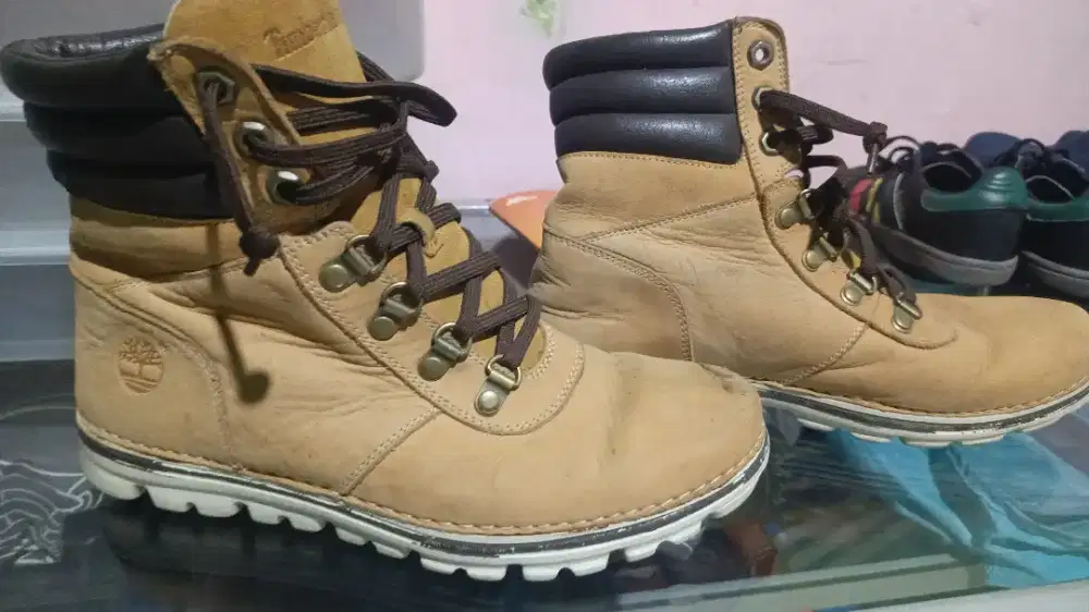 Sepatu Timberland no. 39