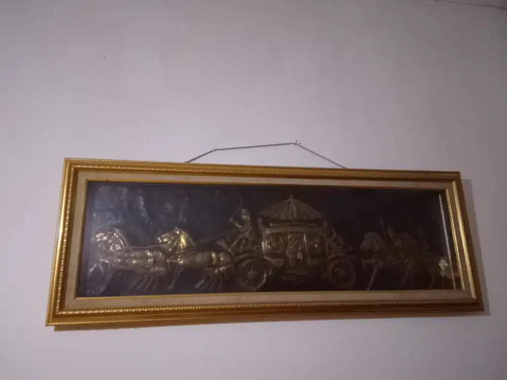 Di jual cepat Pajangan dinding relief kereta kuda..