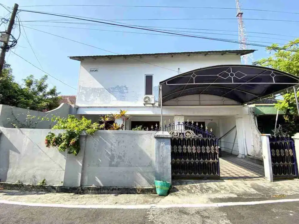 rumah mewah dekat lapangan Makamhaji Pajang