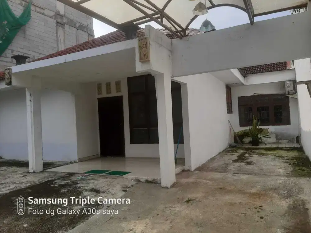 Dijual Rumah Strategis Rumah tua di Pulomas Barat Jakarta Timur